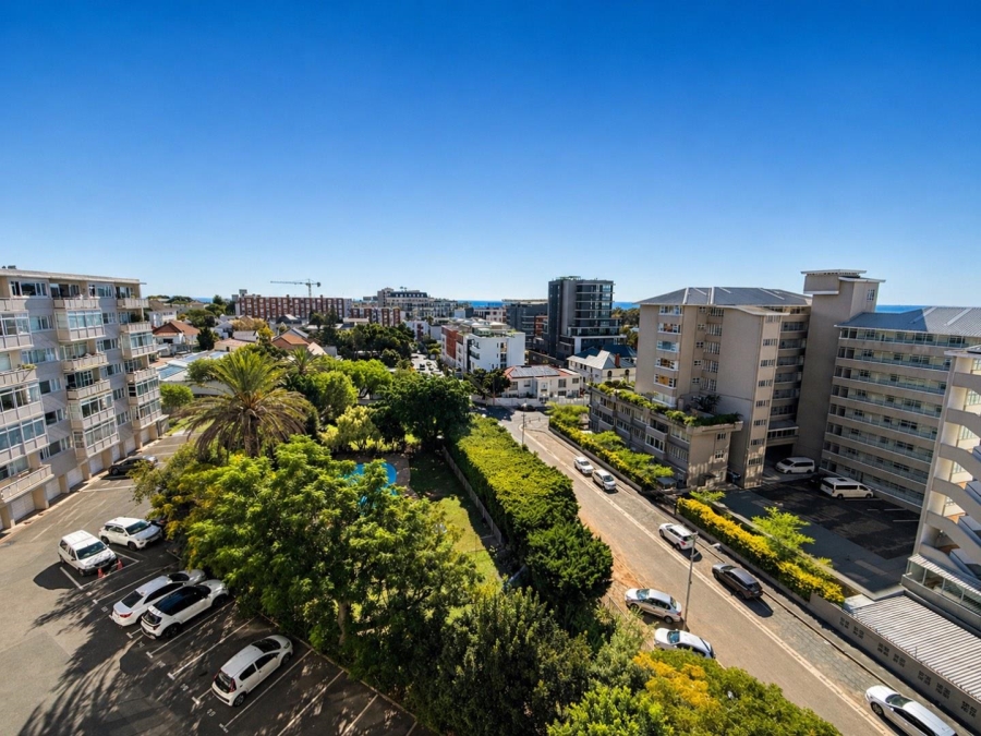 To Let 2 Bedroom Property for Rent in Green Point Western Cape